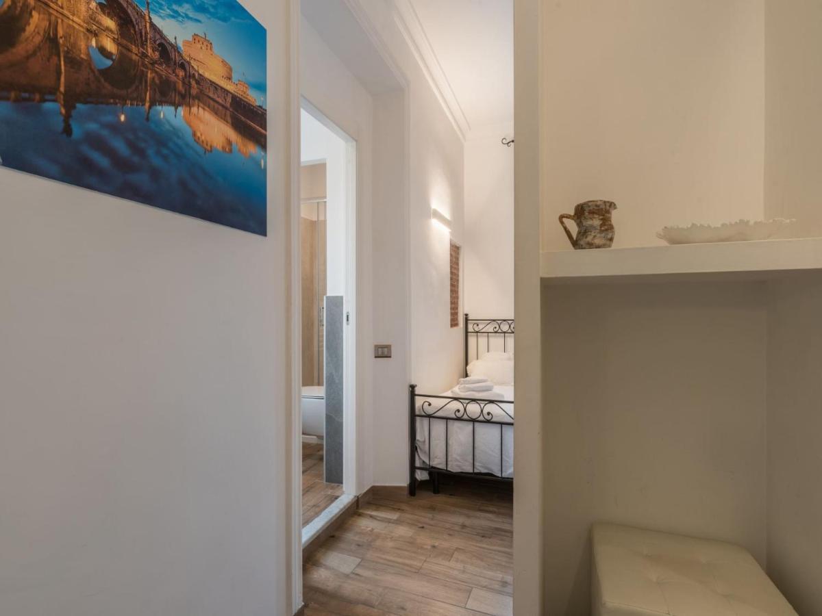 The Best Rent - Elegant Three-Bedroom Apartment A Few Steps From Fontana Di Trevi Екстер'єр фото