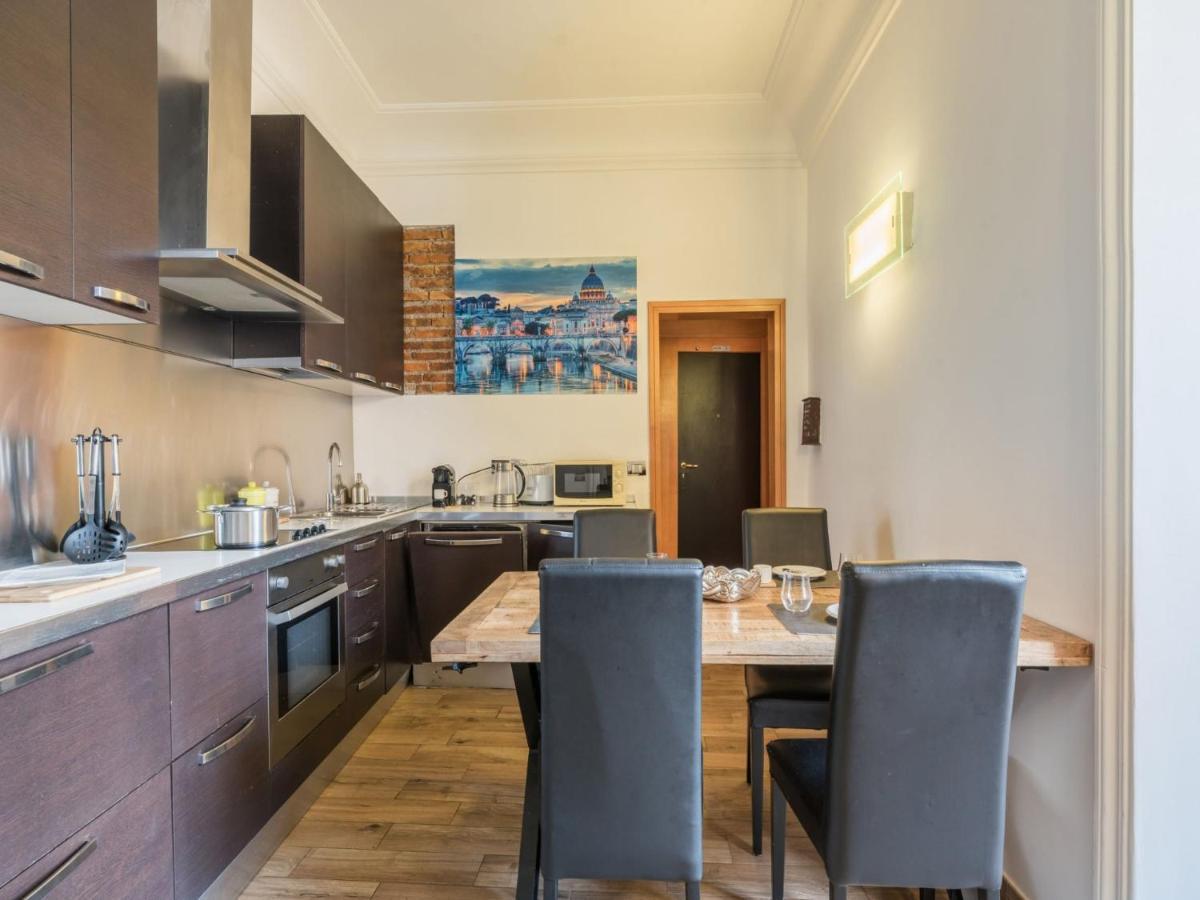 The Best Rent - Elegant Three-Bedroom Apartment A Few Steps From Fontana Di Trevi Екстер'єр фото