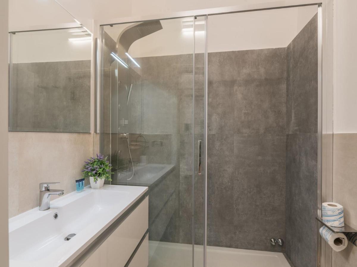 The Best Rent - Elegant Three-Bedroom Apartment A Few Steps From Fontana Di Trevi Екстер'єр фото