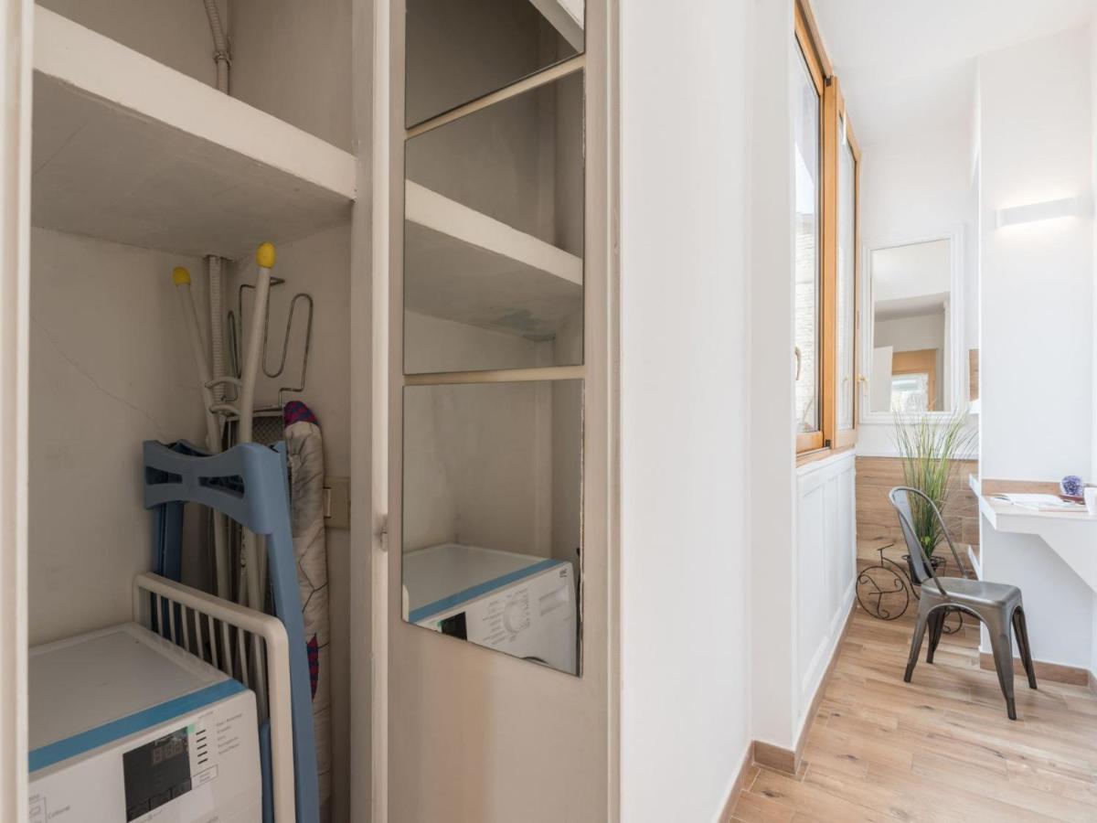 The Best Rent - Elegant Three-Bedroom Apartment A Few Steps From Fontana Di Trevi Екстер'єр фото