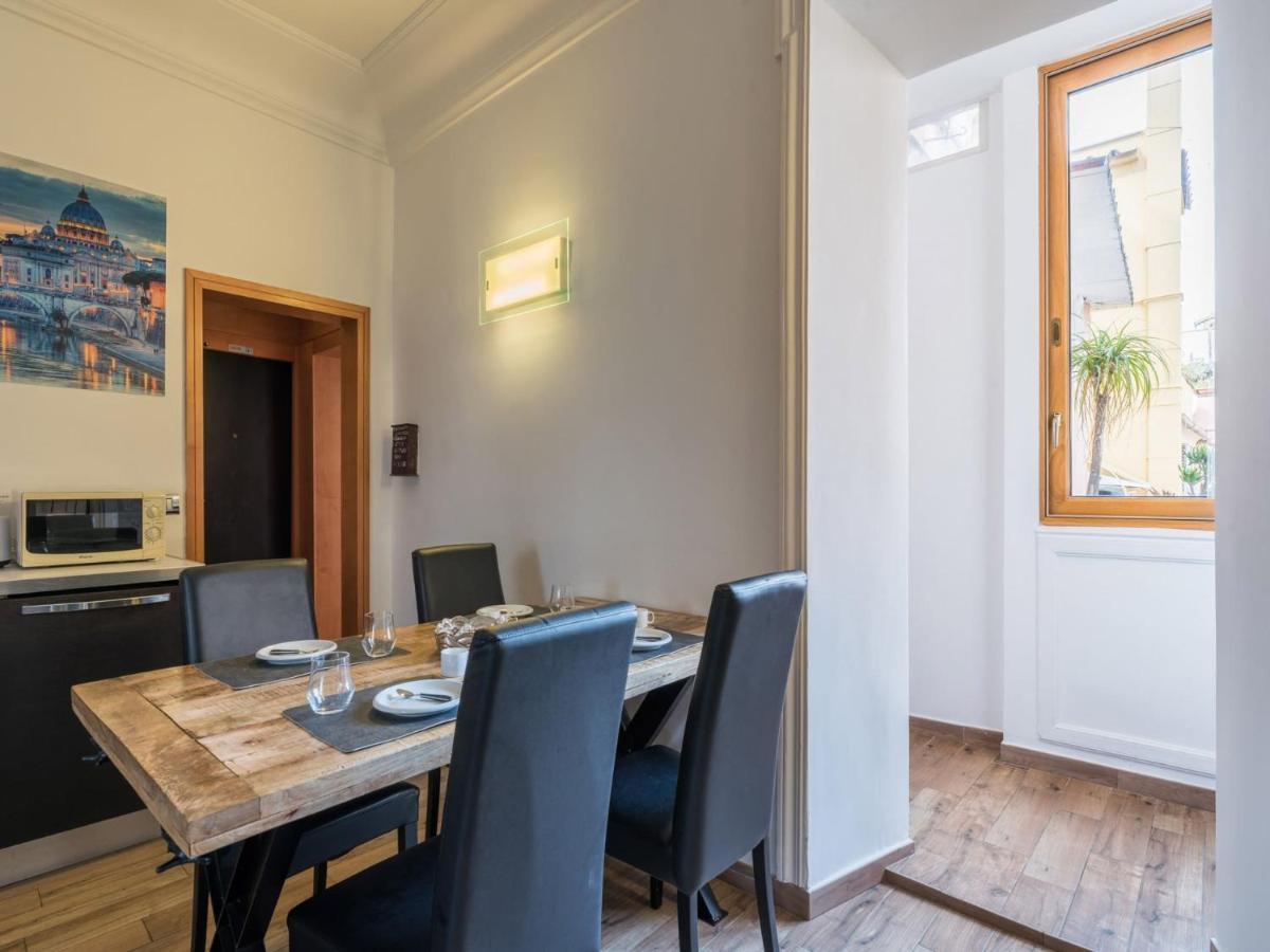The Best Rent - Elegant Three-Bedroom Apartment A Few Steps From Fontana Di Trevi Екстер'єр фото