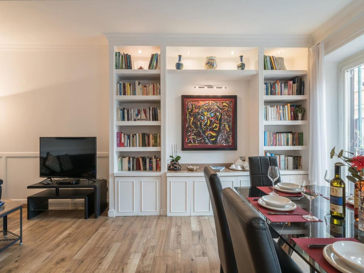 The Best Rent - Elegant Three-Bedroom Apartment A Few Steps From Fontana Di Trevi Екстер'єр фото