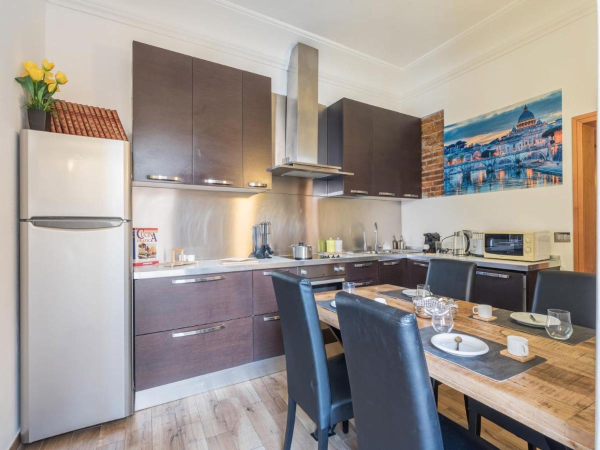 The Best Rent - Elegant Three-Bedroom Apartment A Few Steps From Fontana Di Trevi Екстер'єр фото